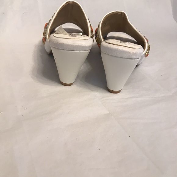JOAN BOYCE‎ WHITNEY WHITE STUDDED SIZE 8M OPEN TOE SLIDES SHOES  NEW - Picture 7 of 11